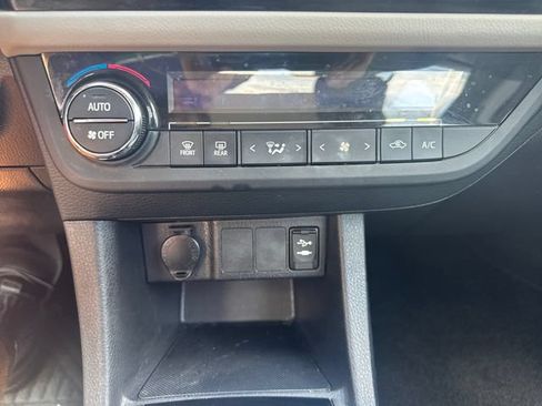 Used 2016 Toyota Corolla LE FWD image 23