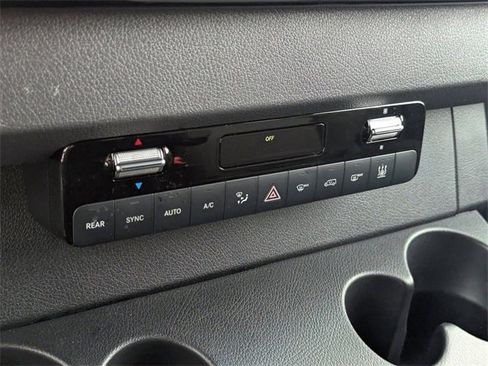 Used 2025 Mercedes-Benz Sprinter 2500 image 28