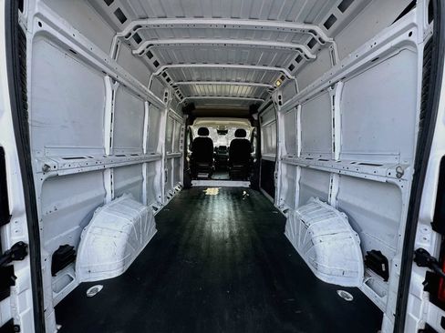 Used 2023 RAM ProMaster 2500 FWD image 9