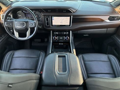Used 2021 GMC Yukon XL Denali w/ Denali Ultimate Package image 10