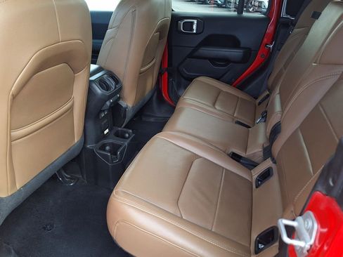 Used 2021 Jeep Gladiator Overland w/ Popular Equipment Package image 10