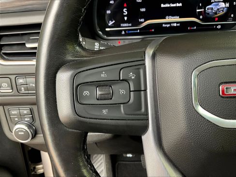 Used 2023 GMC Yukon SLT AWD/4WD image 11