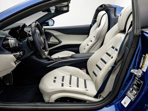 Used 2022 Ferrari 812 GTS RWD image 45