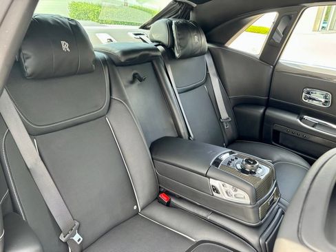 Used 2019 Rolls-Royce Ghost RWD image 25