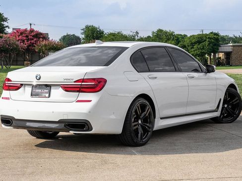 Used 2017 BMW 750i RWD image 9