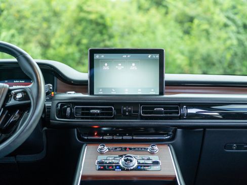 Used 2023 Lincoln Aviator Reserve w/ Jet Package RWD image 26