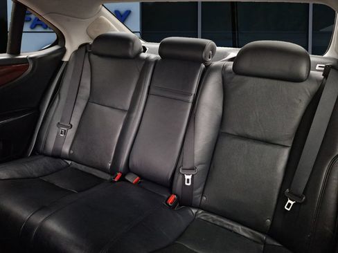 Used 2012 Lexus LS 460 w/ Luxury Value Edition RWD image 12