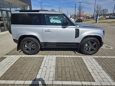 Certified 2024 Land Rover Defender 90 X-Dynamic SE image 4