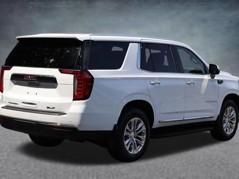 Used 2023 GMC Yukon SLT w/ SLT Luxury Package AWD/4WD image 3
