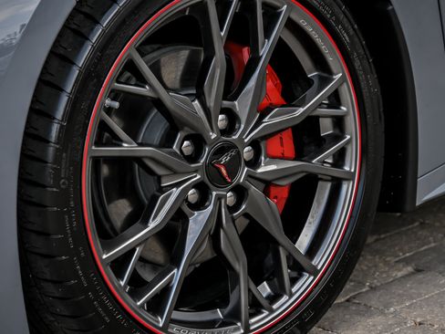 Used 2025 Chevrolet Corvette Stingray Preferred Cpe w/ Stealth Interior Trim Package RWD image 9