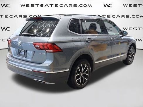 Used 2021 Volkswagen Tiguan SE w/ Panoramic Sunroof Package image 46