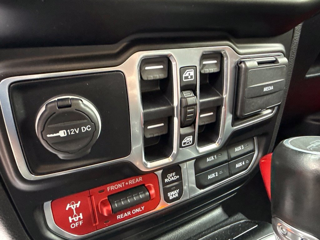 Used 2020 Jeep Gladiator Rubicon w/ Dual Top Group AWD/4WD image 20