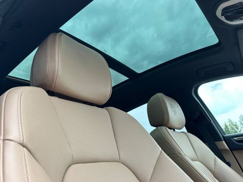 Used 2023 Porsche Macan image 17