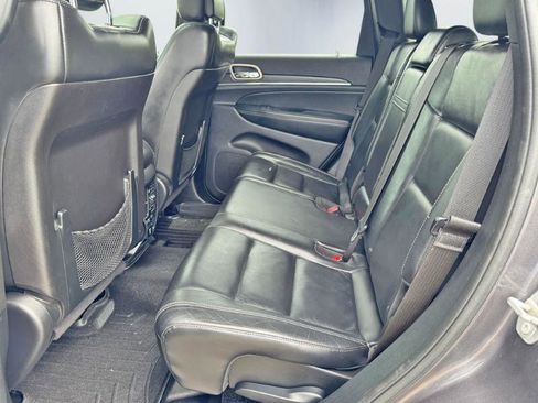 Used 2017 Jeep Grand Cherokee Limited AWD/4WD image 19