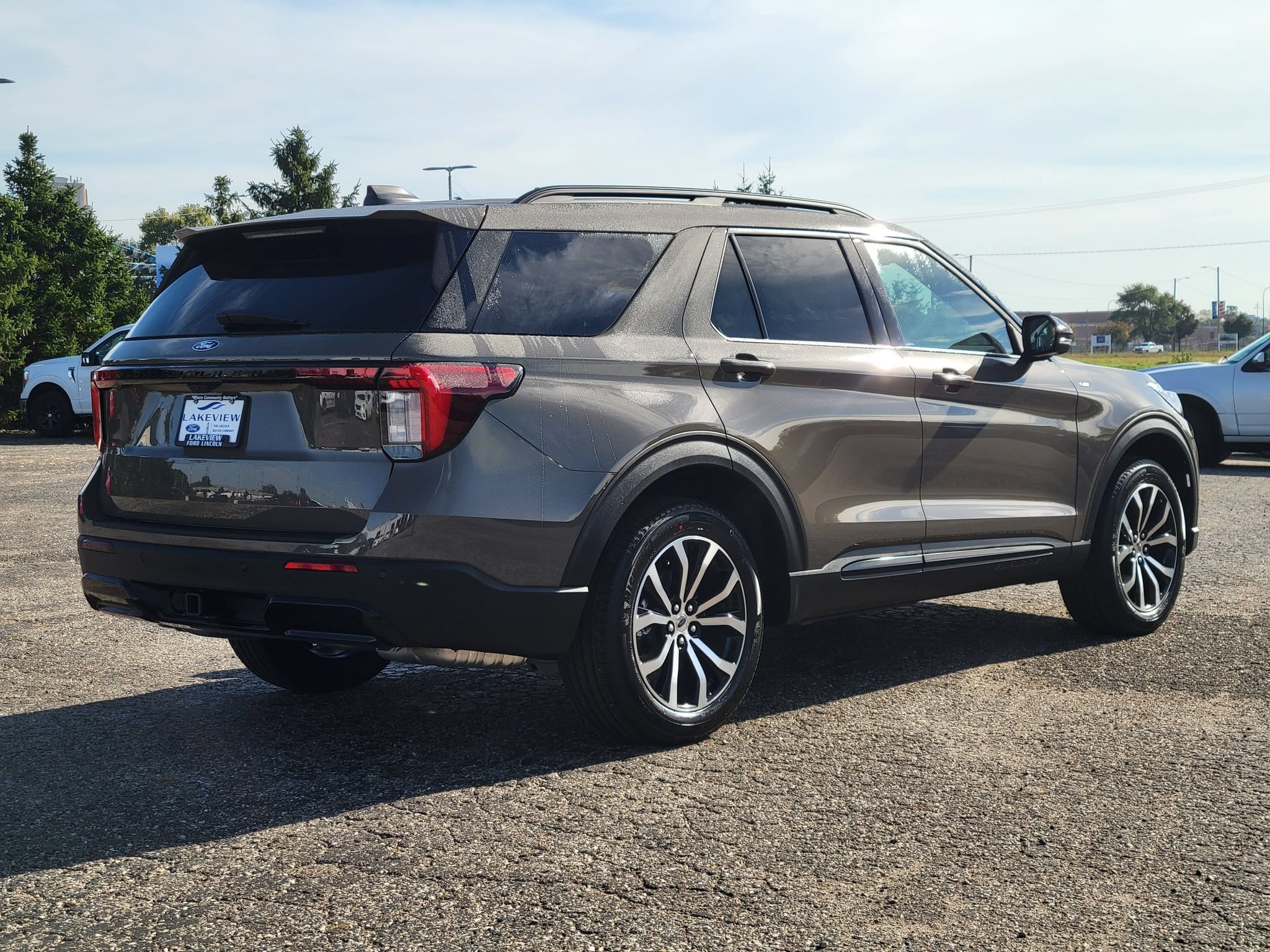 New 2027 Ford Explorer ST-Line AWD/4WD image 3