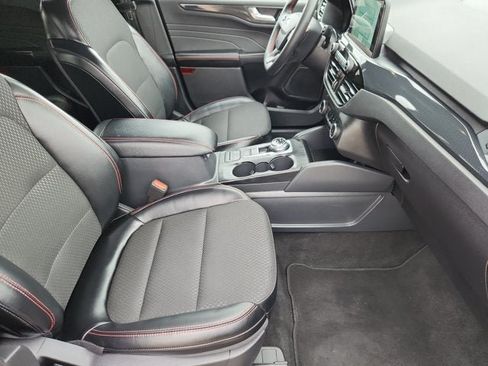 Certified 2025 Ford Escape ST-Line AWD/4WD image 15