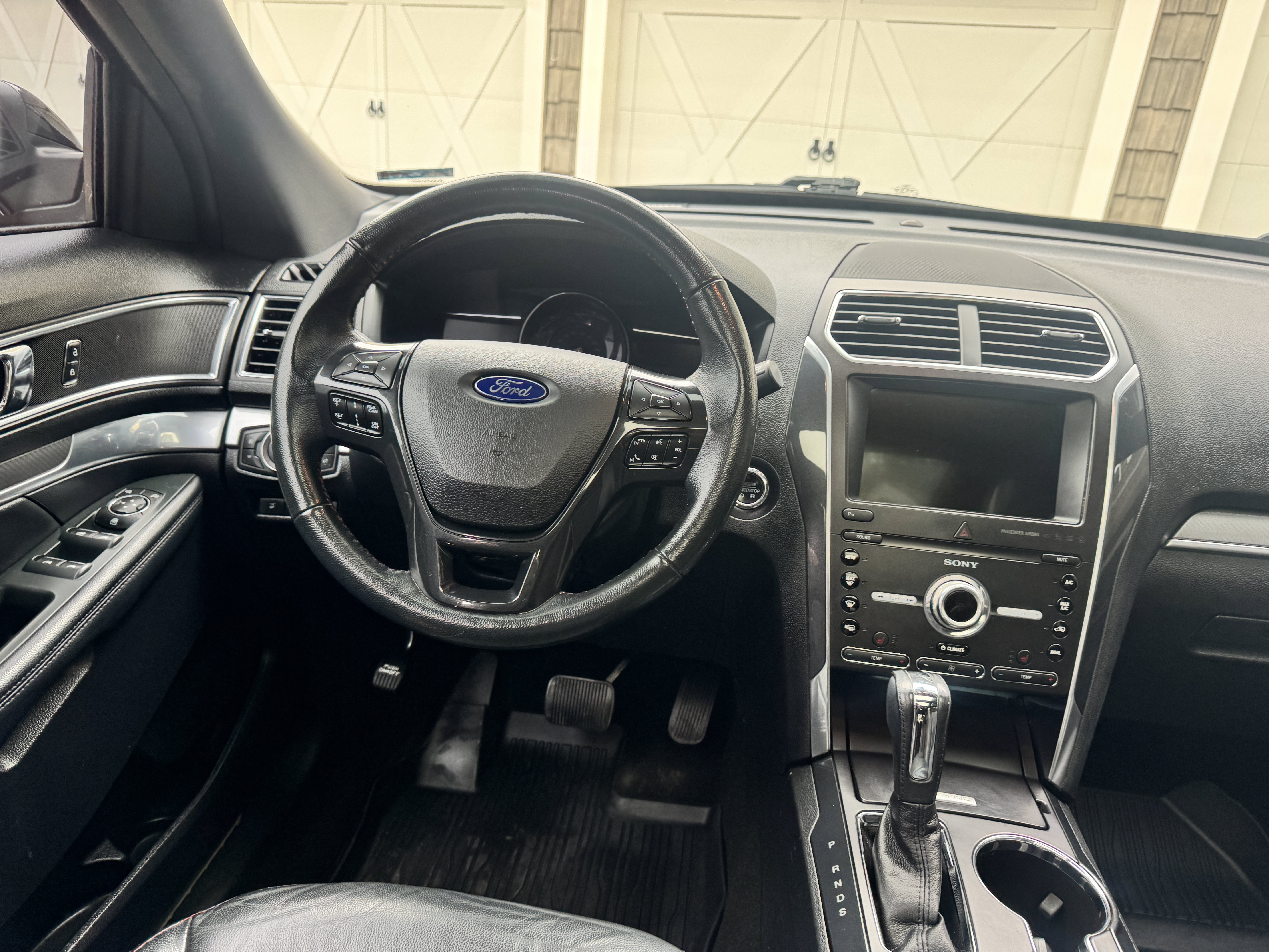 Used 2019 Ford Explorer Sport w/ Ford Safe & Smart Package AWD/4WD image 16