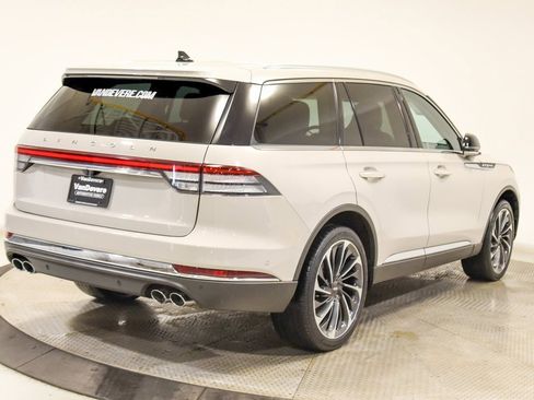 Used 2023 Lincoln Aviator Reserve w/ Equipment Group 201A image 11