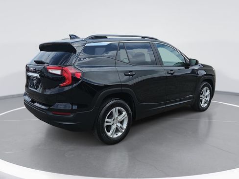 Used 2023 GMC Terrain SLE w/ Driver Convenience Package FWD image 3