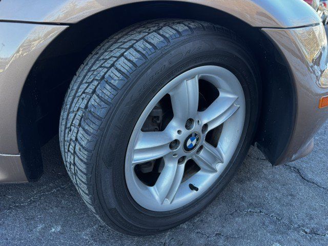 Used 2000 BMW Z3 2.5i RWD image 37