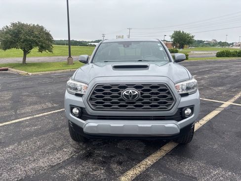 Used 2020 Toyota Tacoma 4x4 Double Cab image 2