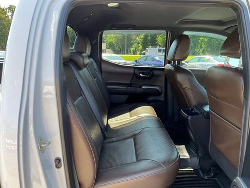 Used 2017 Toyota Tacoma Limited AWD/4WD image 14