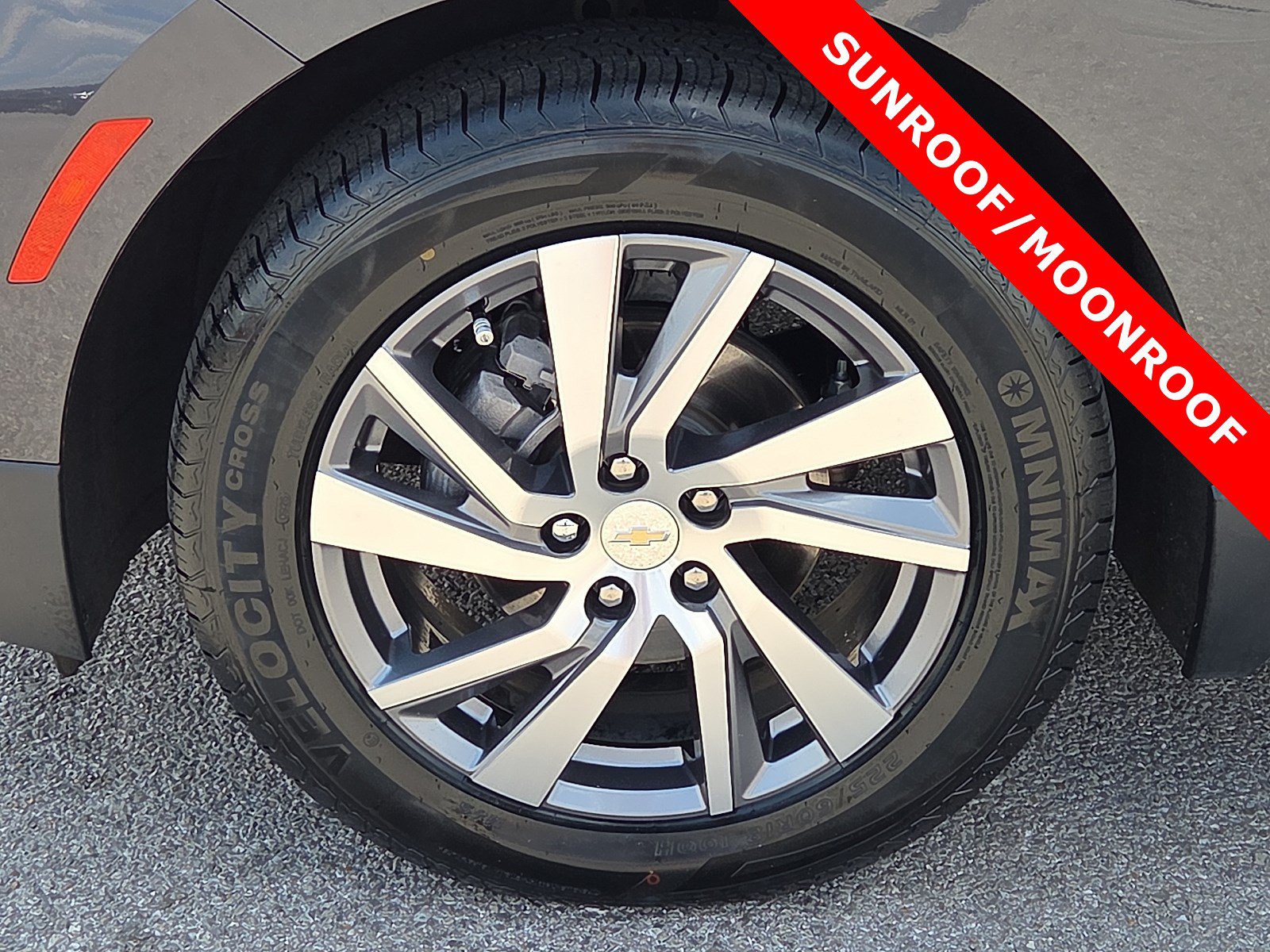 Used 2023 Chevrolet Equinox LT FWD image 7