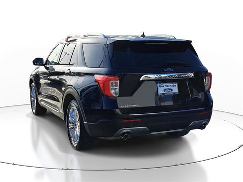 Certified 2022 Ford Explorer Limited w/ Equipment Group 301A image 3