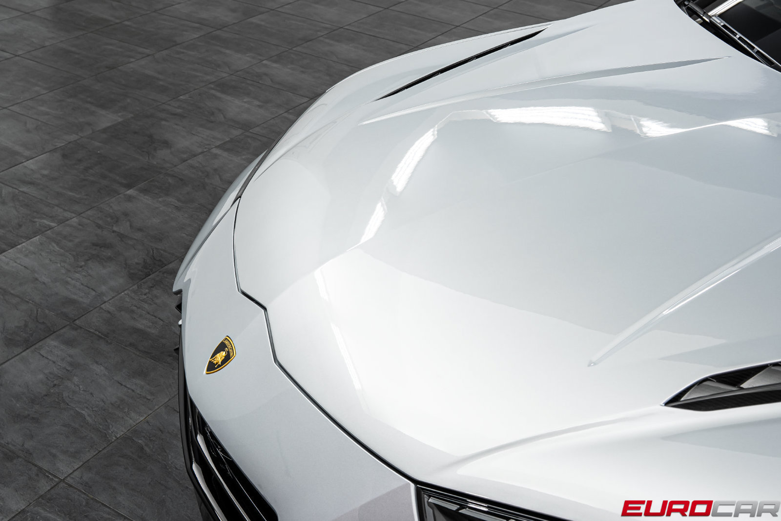 Used 2024 Lamborghini Urus Performante AWD/4WD image 9