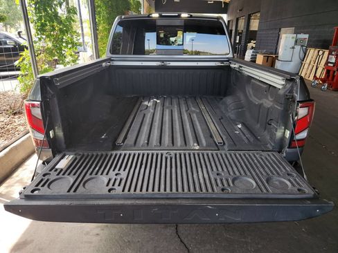 Used 2021 Nissan Titan PRO-4X w/ Pro-4x Convenience Package AWD/4WD image 19