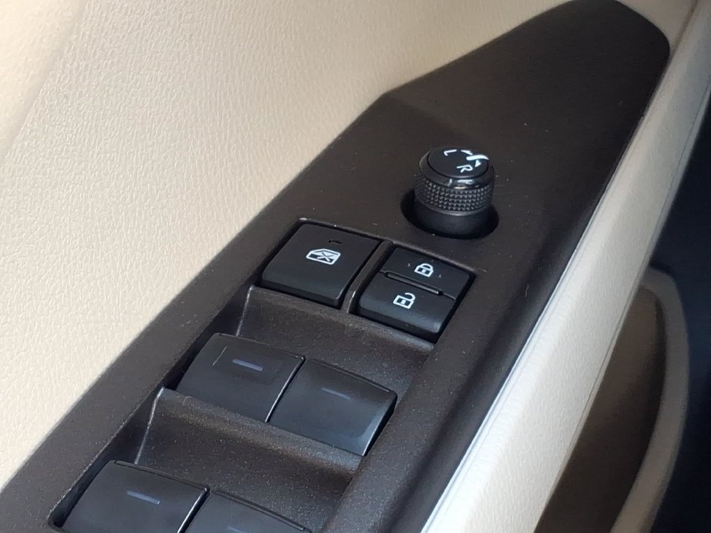 Used 2022 Toyota Camry LE FWD image 12
