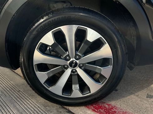 Used 2022 Kia Telluride EX w/ EX Premium Package image 9