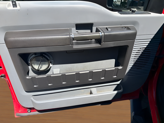 Used 2013 Ford F550 4x4 Regular Cab Super Duty image 9