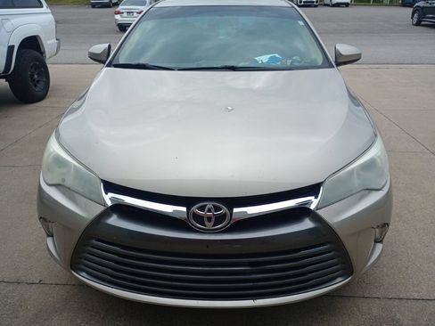 Used 2016 Toyota Camry LE FWD image 2