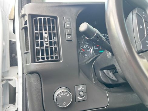 Used 2023 GMC Savana 2500 w/ Driver Convenience Package image 10