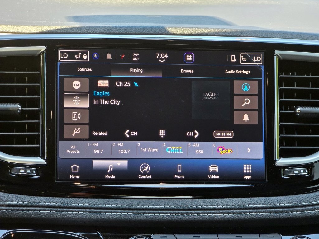 New 2027 Chrysler Pacifica Select FWD image 8