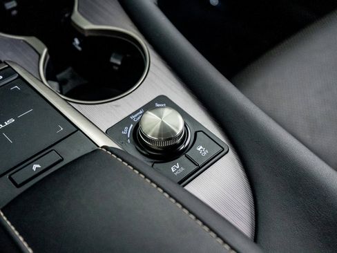 Used 2022 Lexus RX 450h F Sport image 34