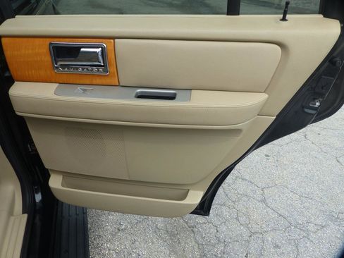 Used 2008 Lincoln Navigator 2WD image 14
