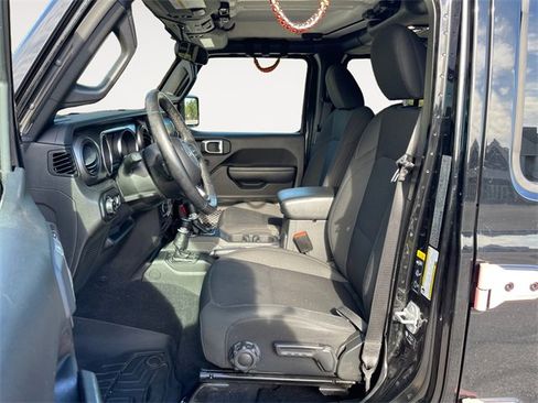 Used 2022 Jeep Gladiator Willys image 9