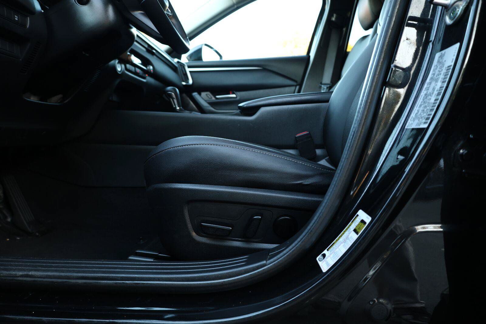 Used 2025 MAZDA CX-50 AWD 2.5 S w/ Preferred Package image 14
