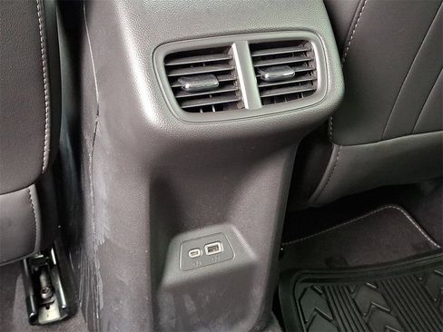 Used 2021 Buick Envision Essence w/ Technology Package I image 11