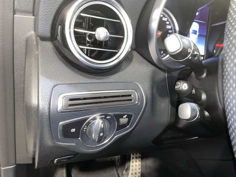 Used 2019 Mercedes-Benz GLC 300 4MATIC image 24