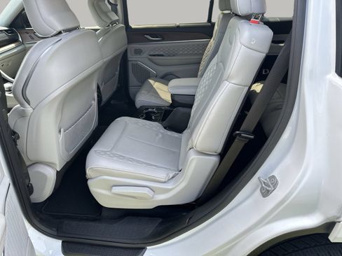 Used 2022 Jeep Grand Cherokee L Summit w/ Advanced Protech Group IV AWD/4WD image 24