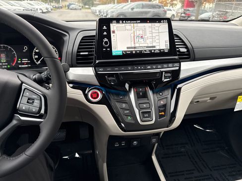 Used 2026 Honda Odyssey Touring image 17