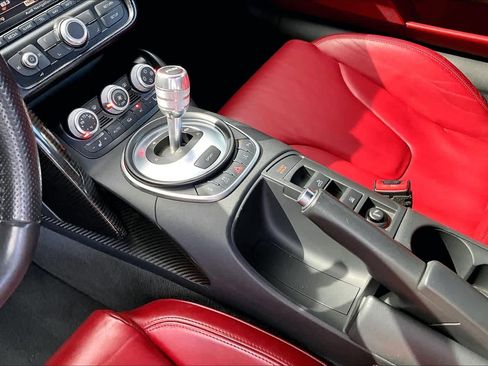 Used 2012 Audi R8 V10 image 17