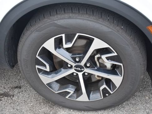 Certified 2023 Kia Sportage EX FWD image 11