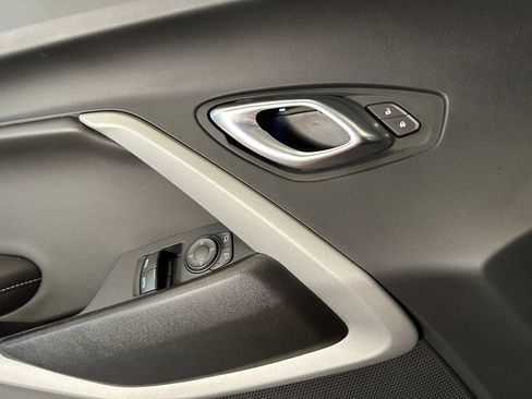 Used 2022 Chevrolet Camaro LT RWD image 18