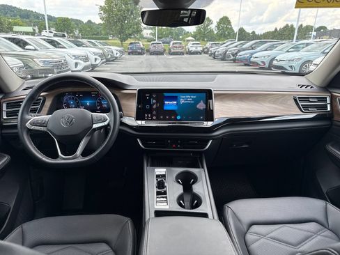 Certified 2026 Volkswagen Atlas SE FWD image 13