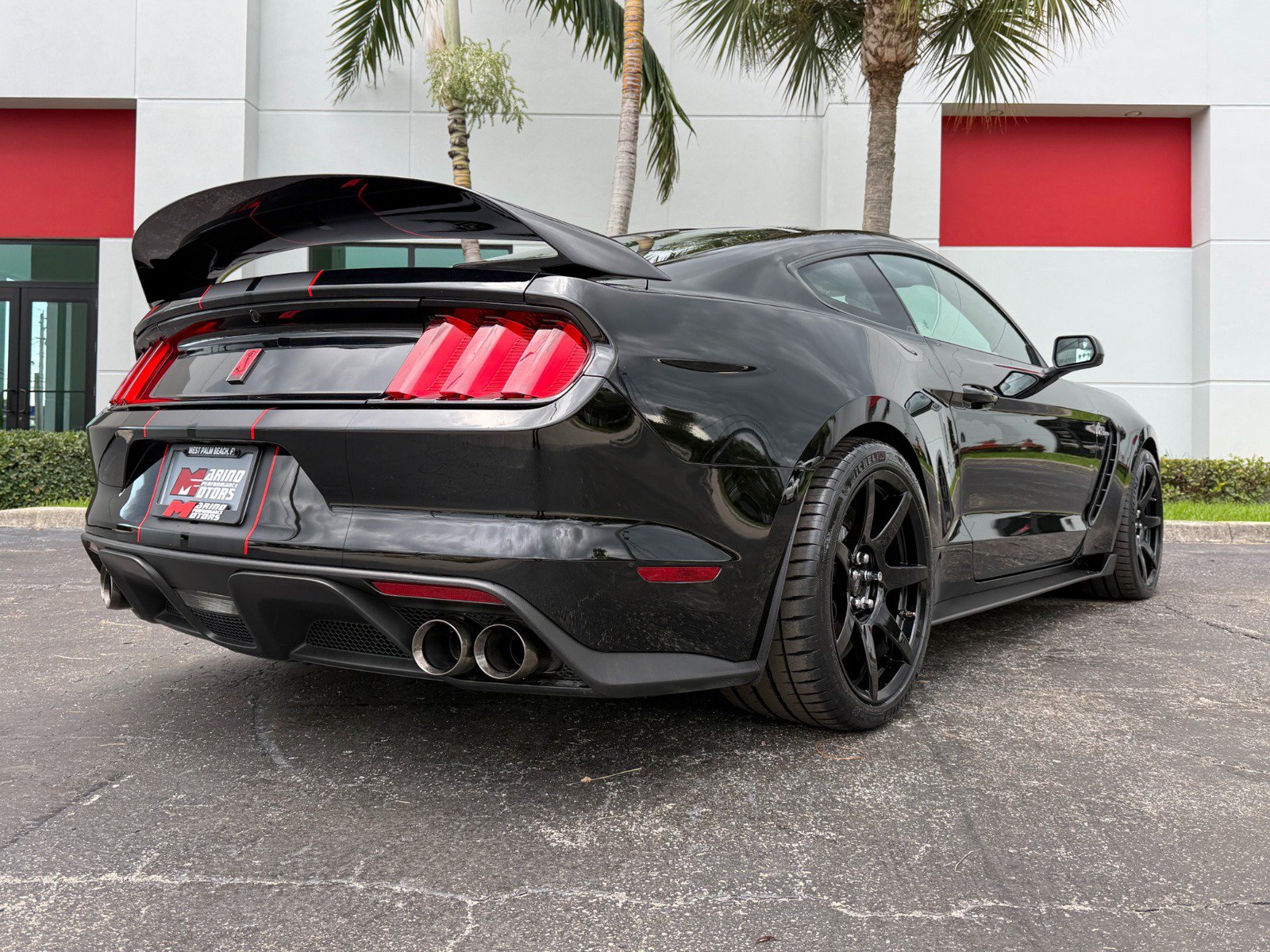 Used 2017 Ford Mustang Shelby GT350R w/ GT350R Equipment Group 920A RWD image 23
