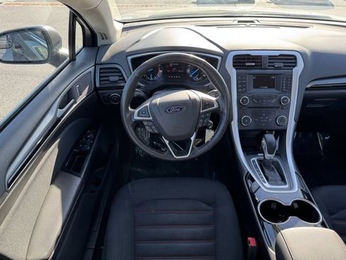 Used 2015 Ford Fusion SE w/ Equipment Group 201A image 5